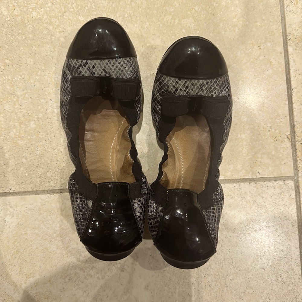 Ferragamo flat ballet shoes